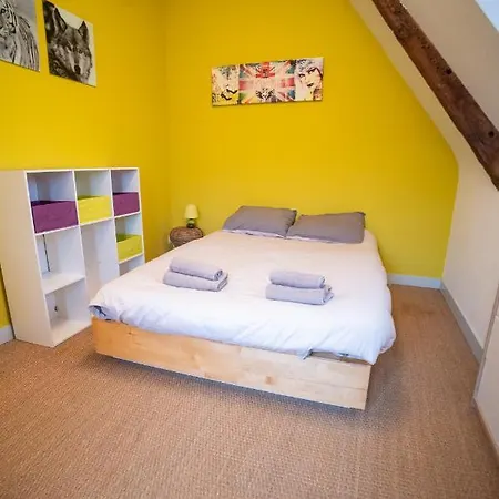 Stuart Apartment *